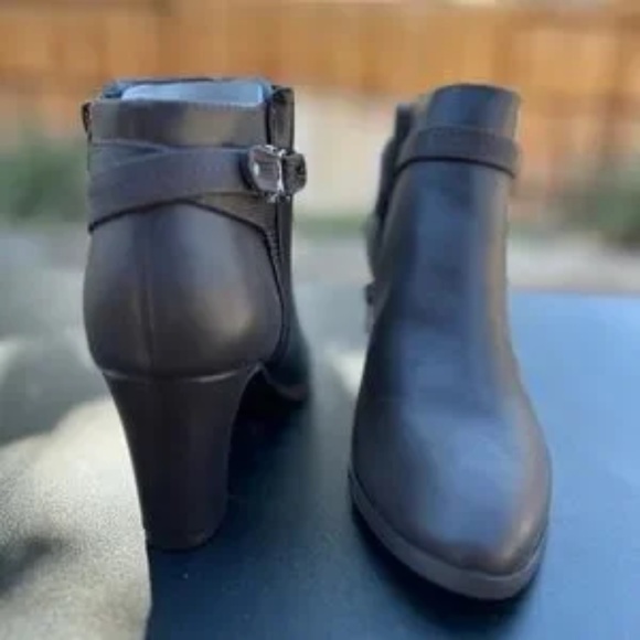 EUC Charter Club Women’s Pixxyp Deep Brown Booties Sixe 8.5 - Picture 5 of 11